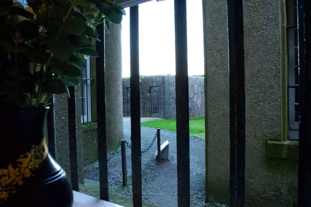 The Old Jail Apartment, Инверерей Екстериор снимка
